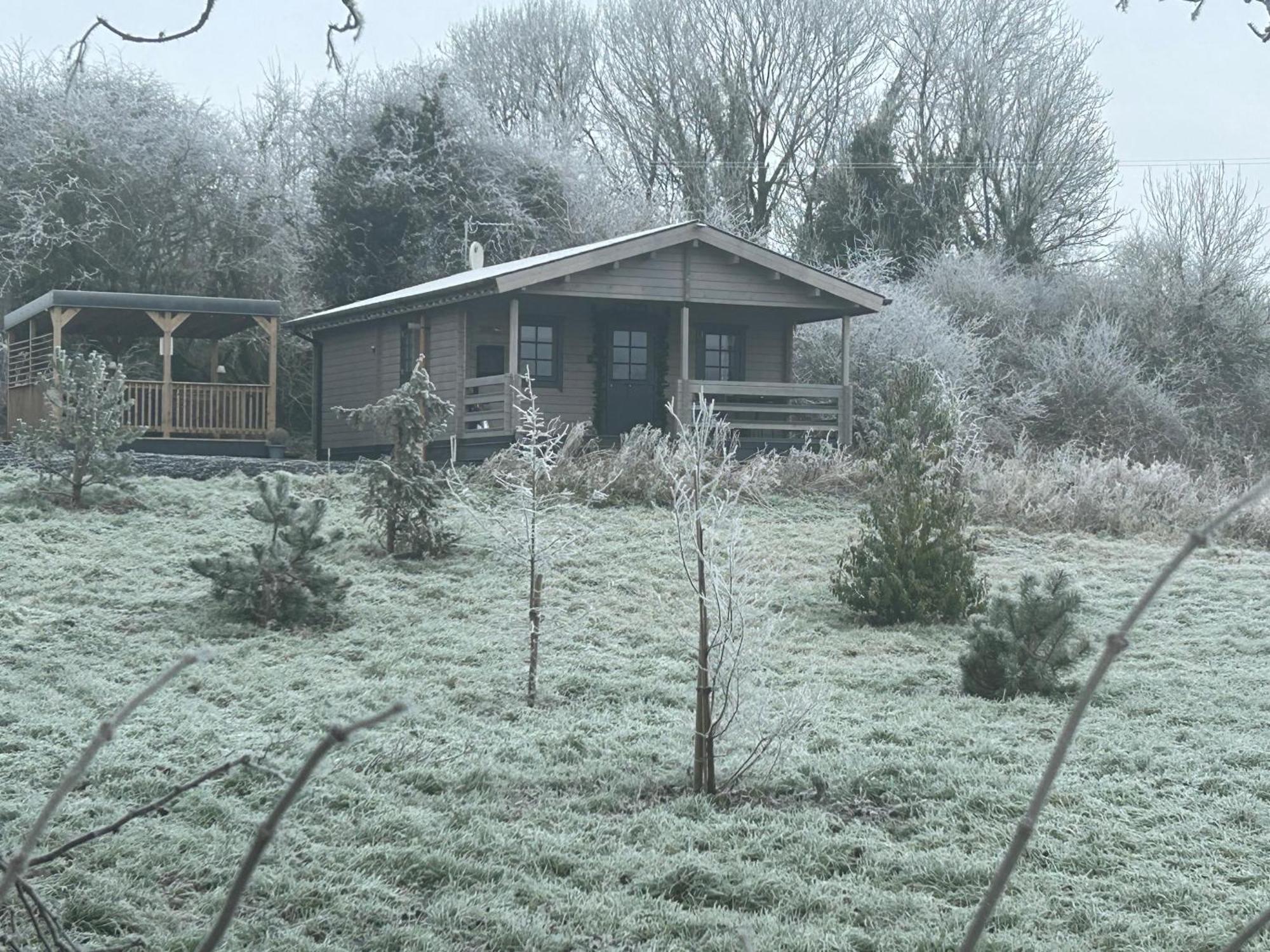 Little Rock Retreat Log Cabin With Hot Tub Castletown Gheoghegan Kültér fotó